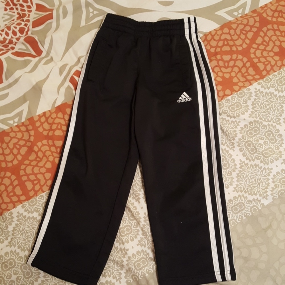 Boys size 5 black 3 stripe Addidas track pants